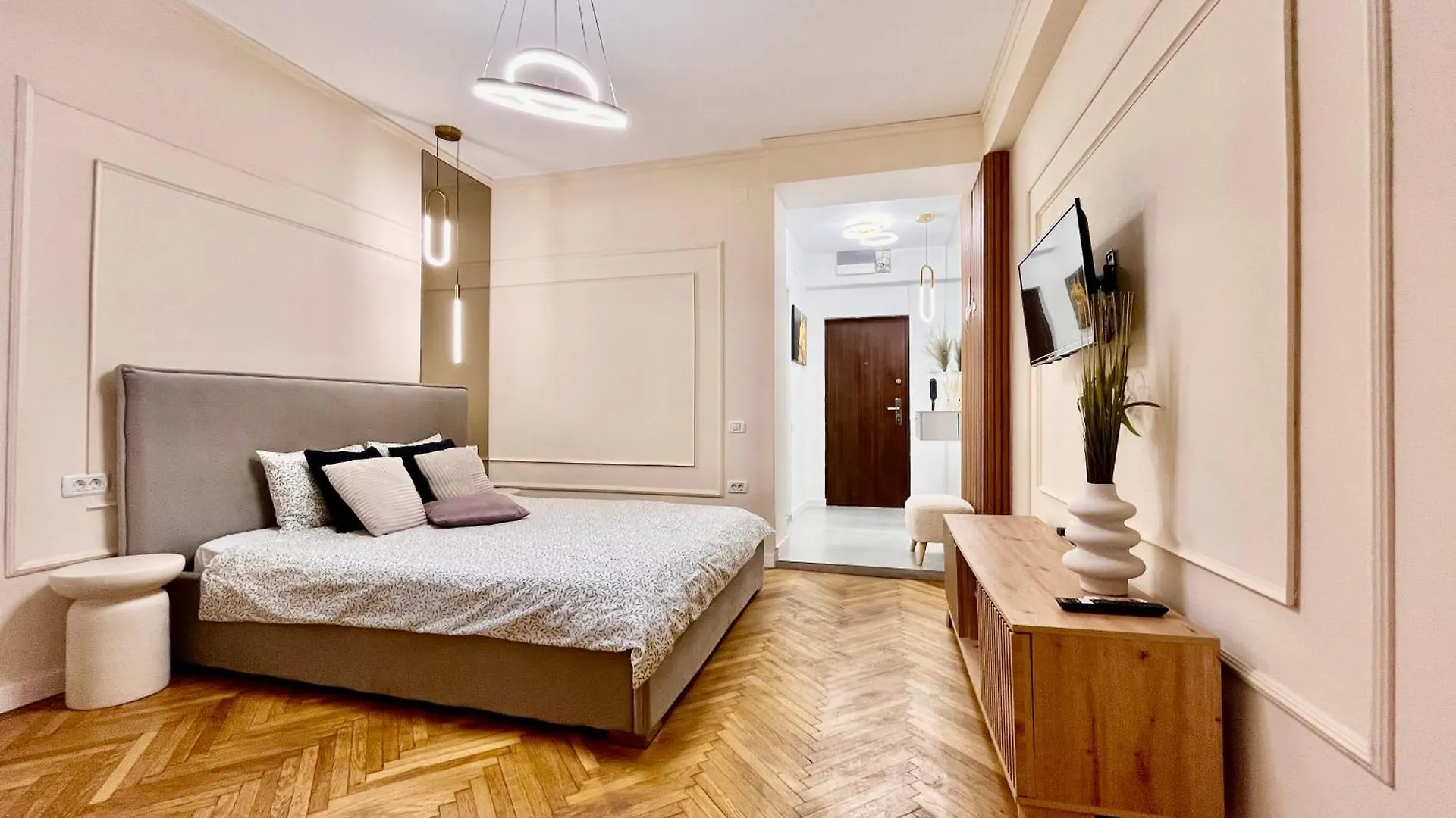 Apartment Nomad Instastudio - Steps From Old Town Bucharest